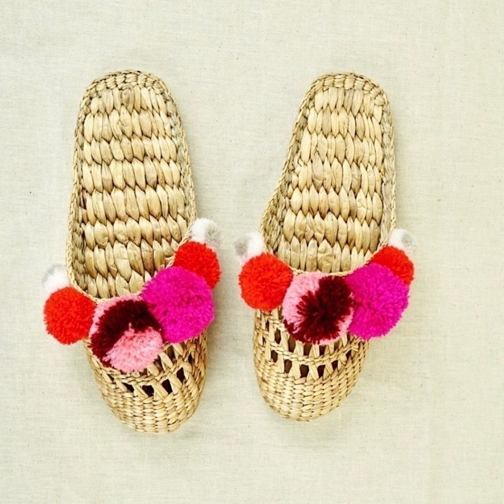Artisan-Made Straw Mules w/ Pom Poms 😍🌈✨